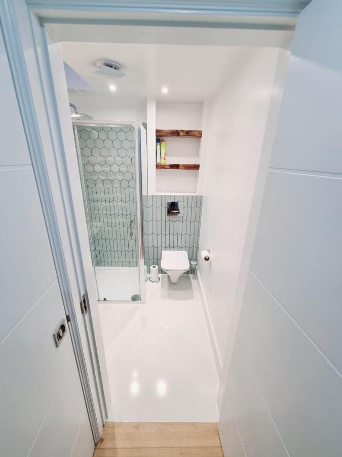 Stylish London Apartment With Terrace & Parking Luaran gambar