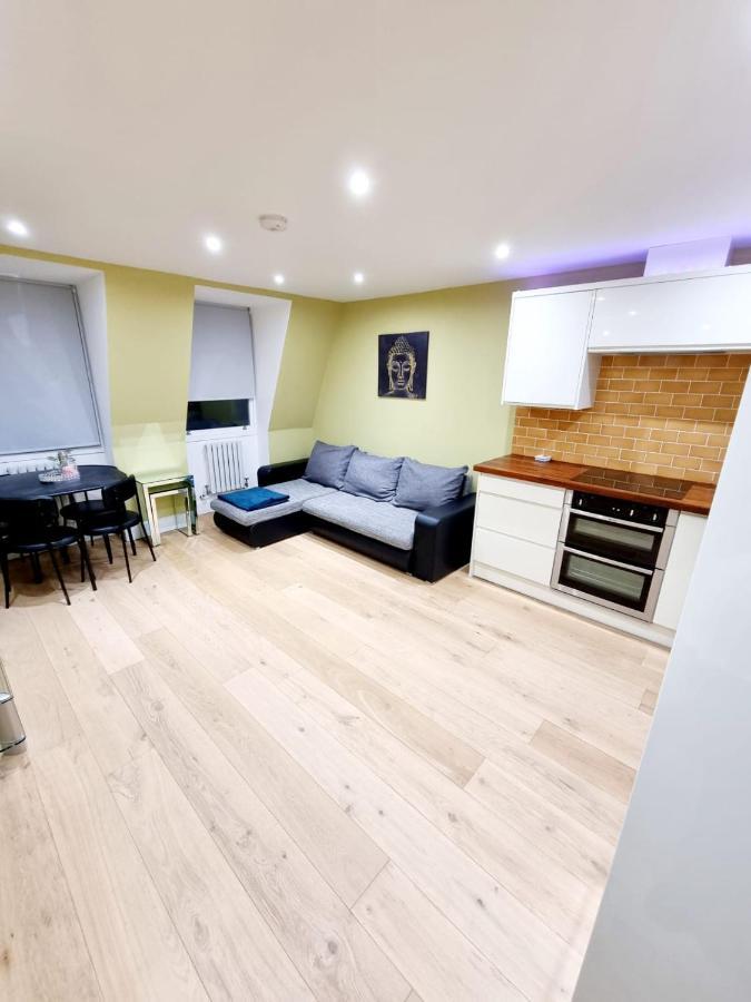 Stylish London Apartment With Terrace & Parking Luaran gambar