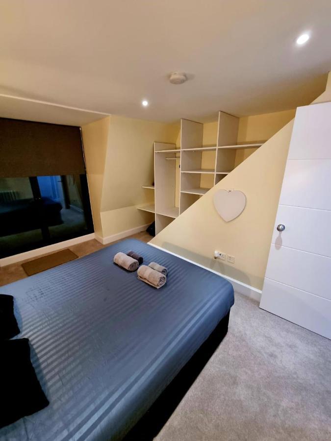 Stylish London Apartment With Terrace & Parking Luaran gambar